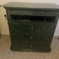 2 Dressers/Chest Of Drawers 