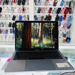 MacBook pro 2019 13-inch 16Ram 512GB i7
