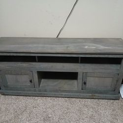 TV STAND THE LENGTH OF A 60 INCH TV