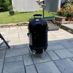 14" Weber Smoker - not new but close to it