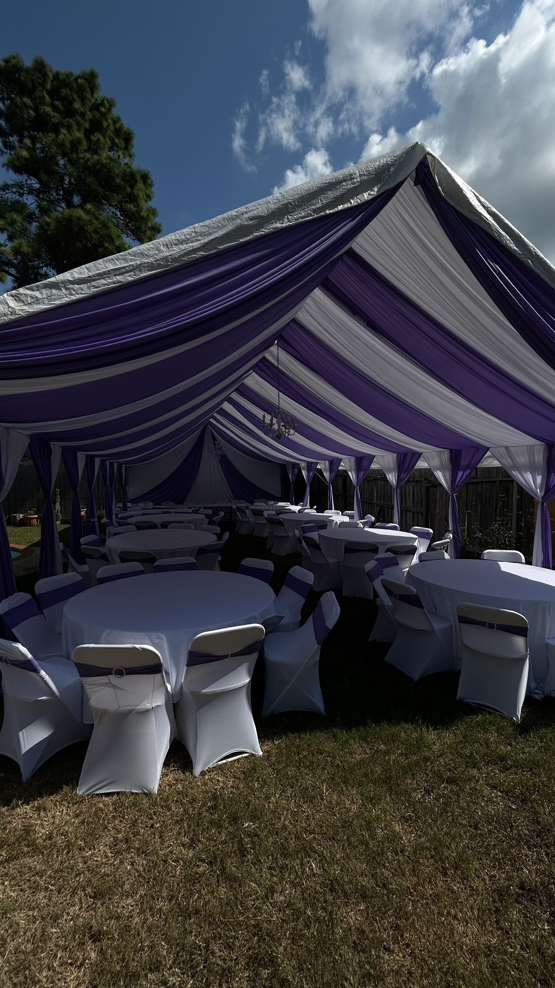 20x40 With Drapes Sillas Y Mesas Chairs And Tables