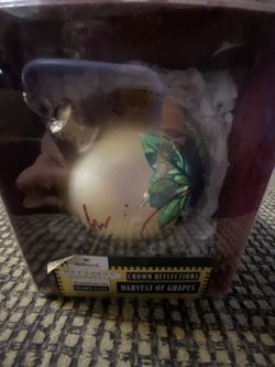 1999 Hallmark Keepsake Ornament “Harvest Of Grapes”