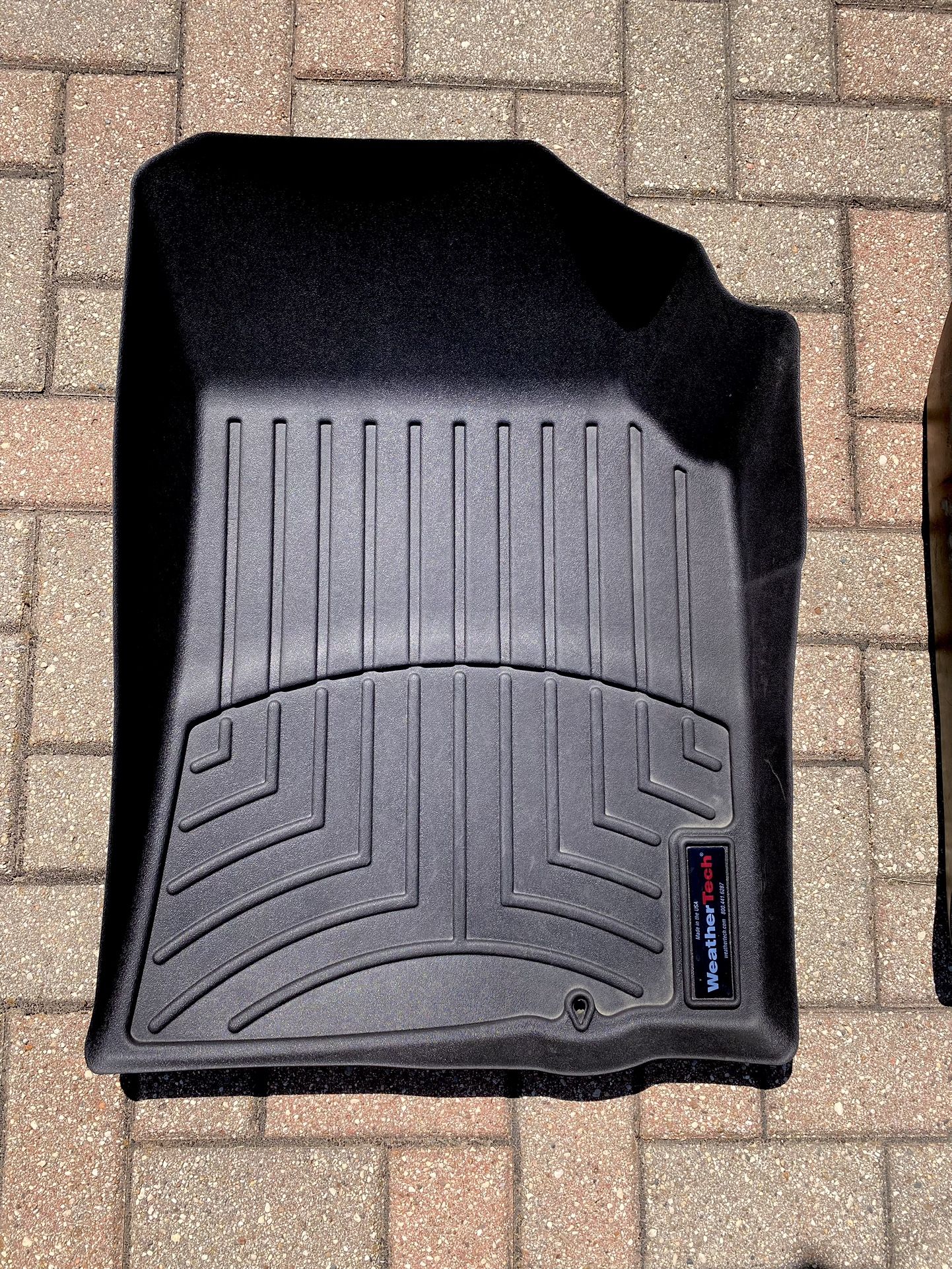 2015 Nissan Altima Weather Tech Floor Mats for Sale in Romeoville, IL OfferUp