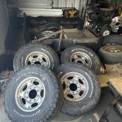 Eight Lug Rims Came Off Of A 04 Ford F250