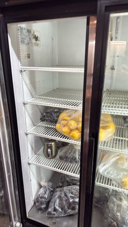 Commercial beverage refrigerator