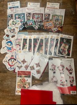 Shabby Fabrics ornament club x 8. Mini Quilt x 3. And much more Xmas bundle @ the optimum time for holiday completion date!