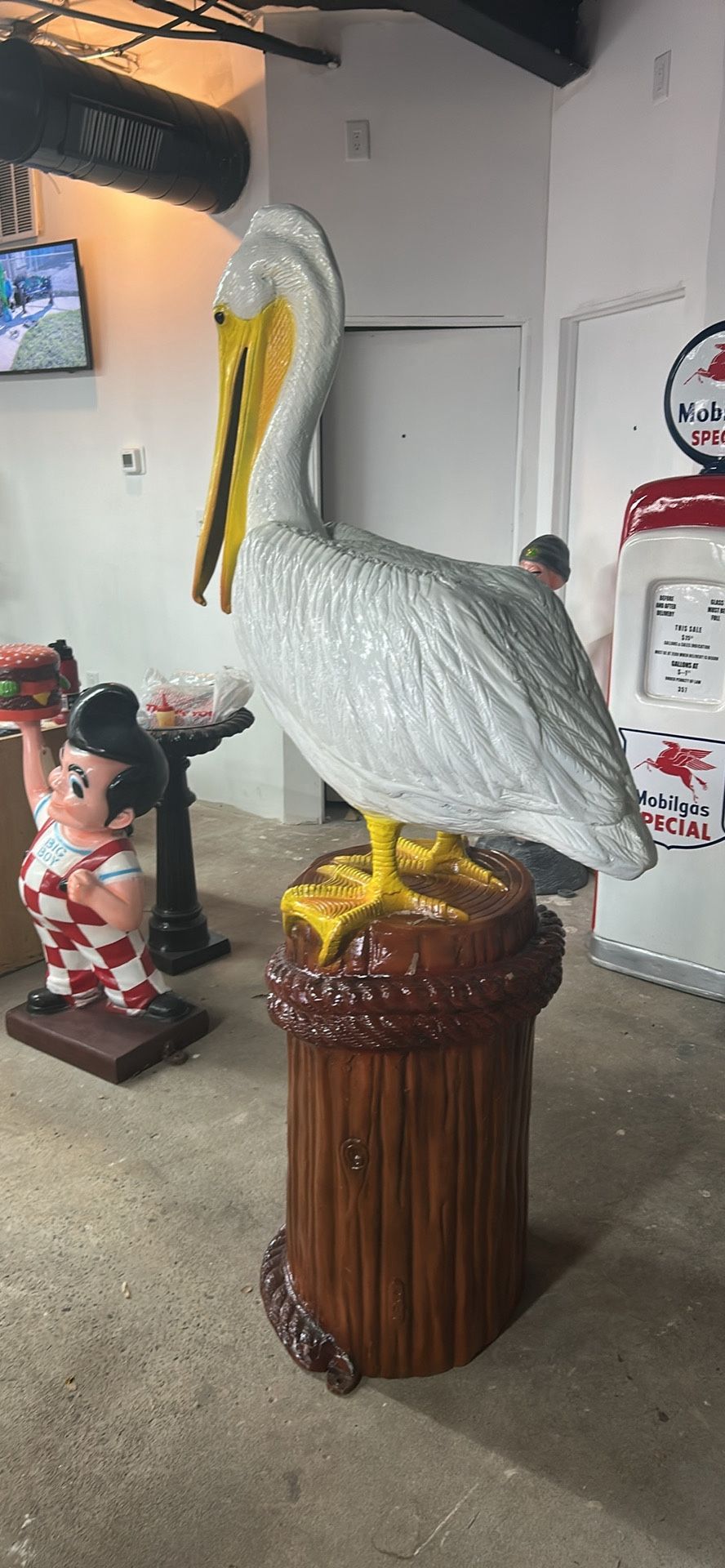 XL Pelican aluminum Statues!!!!