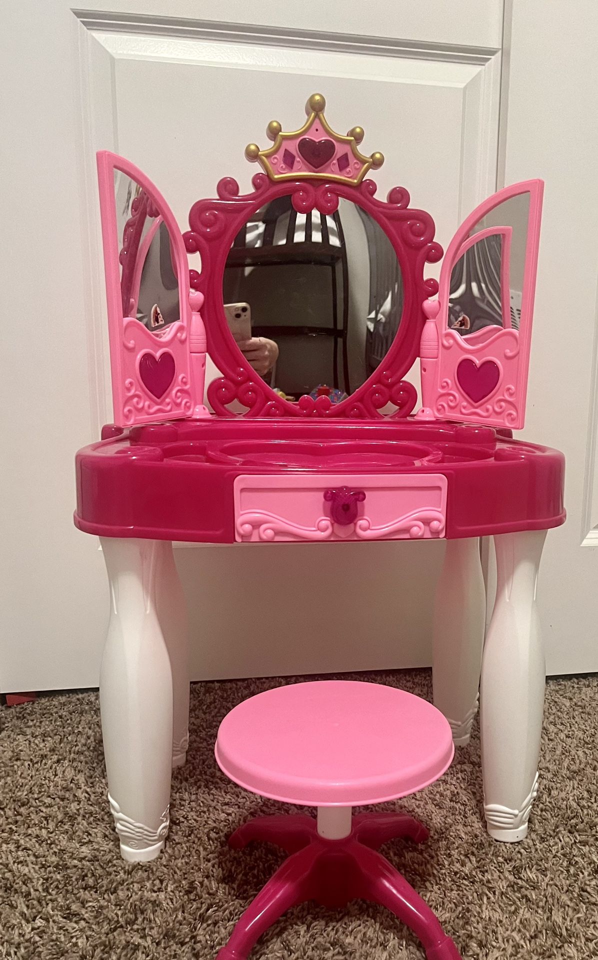 Toddler Vanity Mirror W/stool Lights Up!