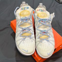 Nike LeBron 18 Play For The Future 