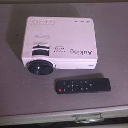 Auking Mini Projector