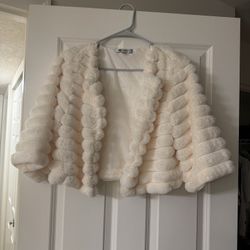 Cream faux fur bolero jacket #glamour #winterwear #festival