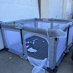 BABY PLAY YARD 