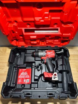 MILWAUKEE M18 FUEL HAMMER DRILL