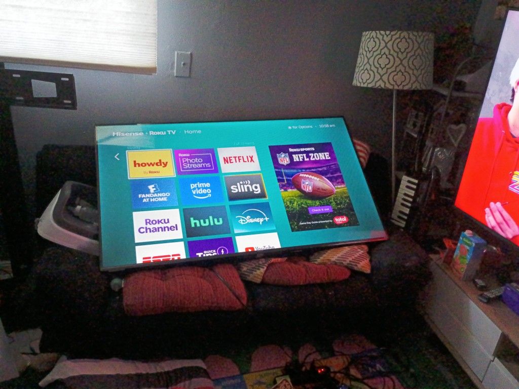 Hisense Roku Smart TV 58 Inch 4 K New In Box