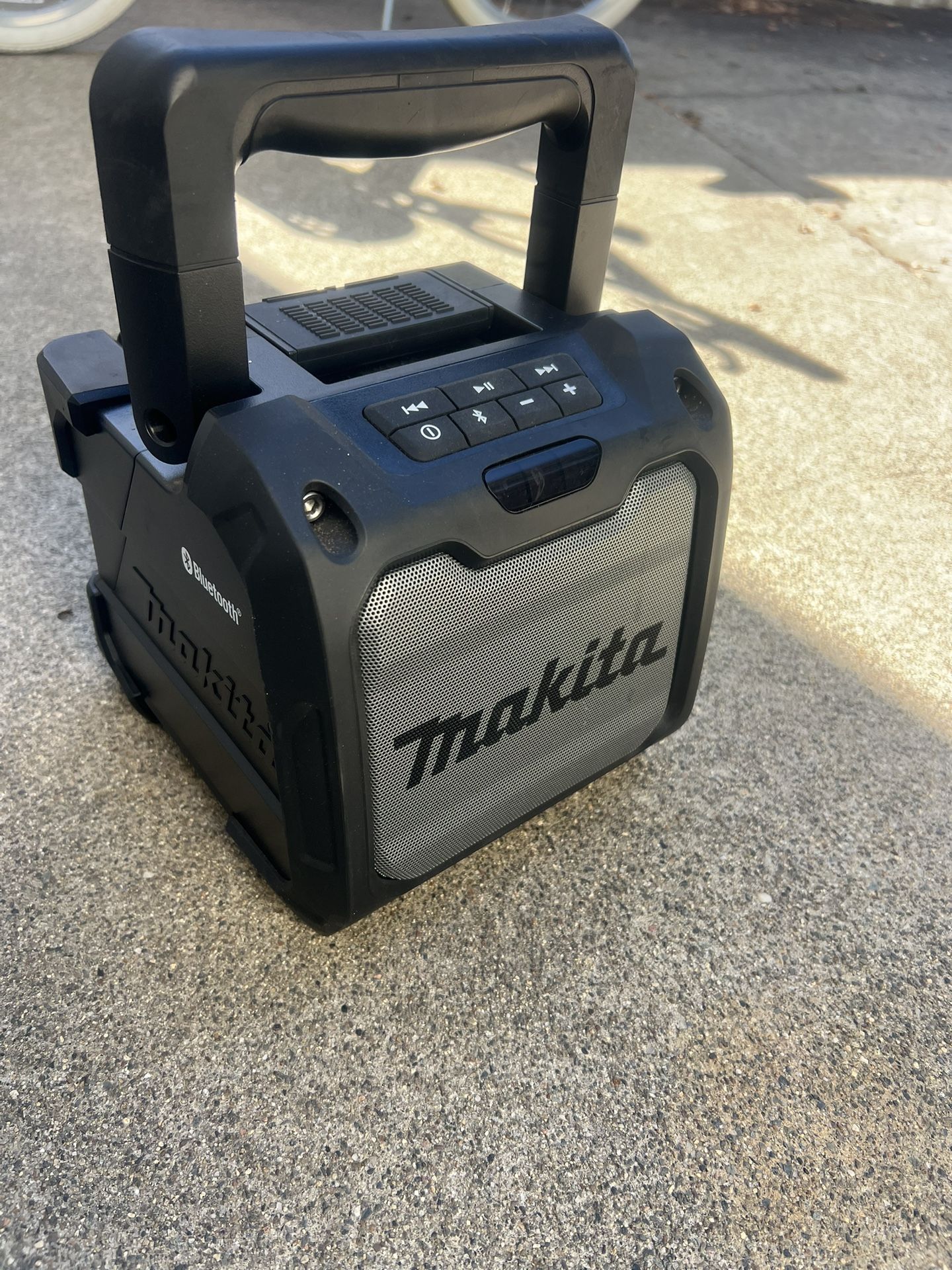 Makita bluetooth speaker XRM08 new