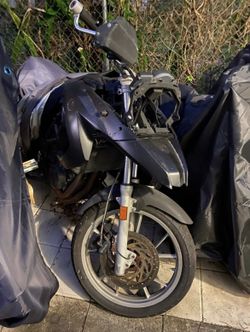 4 motorcycles , lots of parts