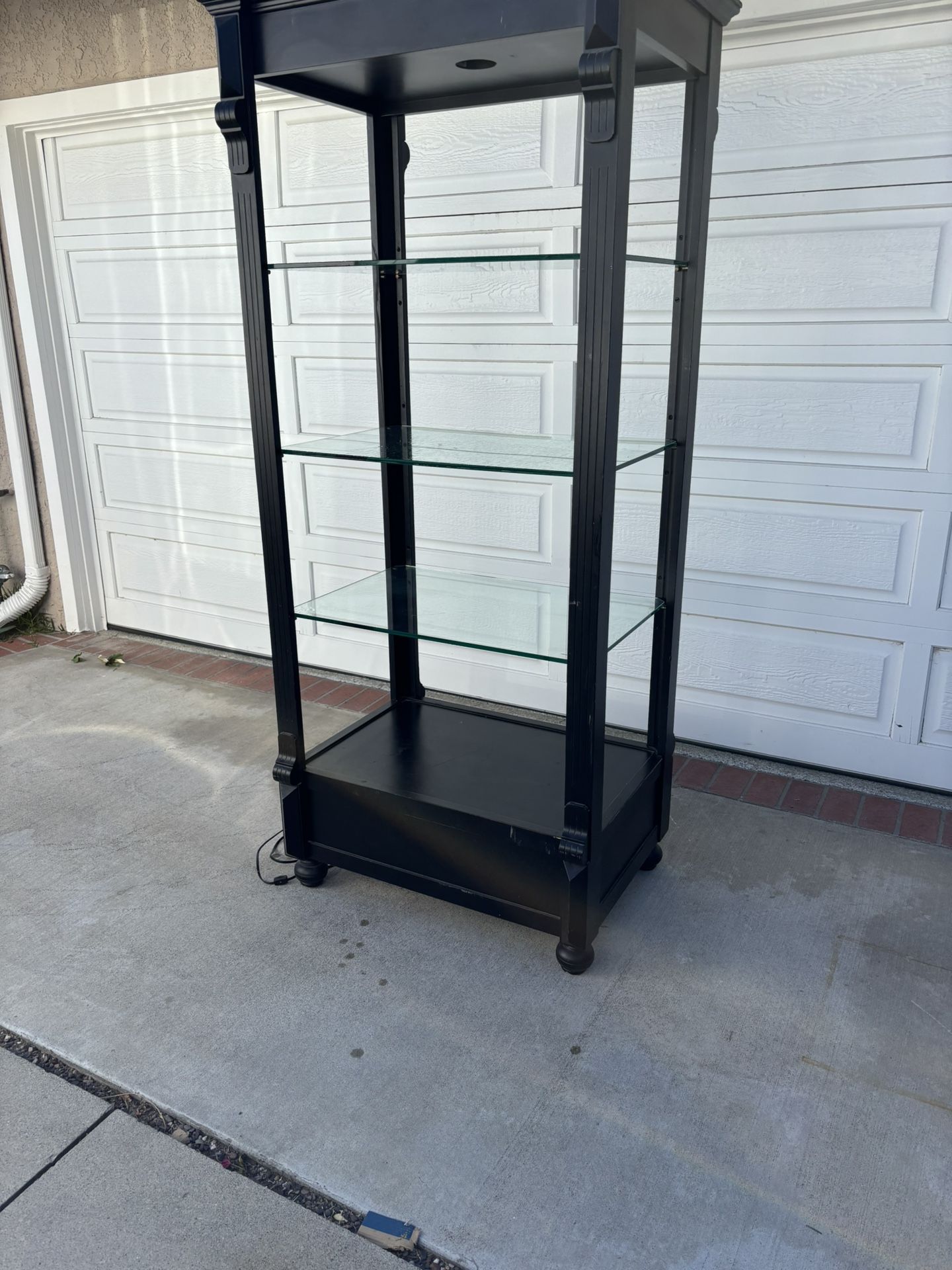 Display shelf cabinet with light