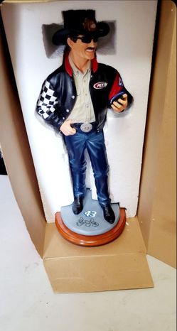 Richard Petty Limited Edition 18" Statue Sculpture w/ COA & Original Box