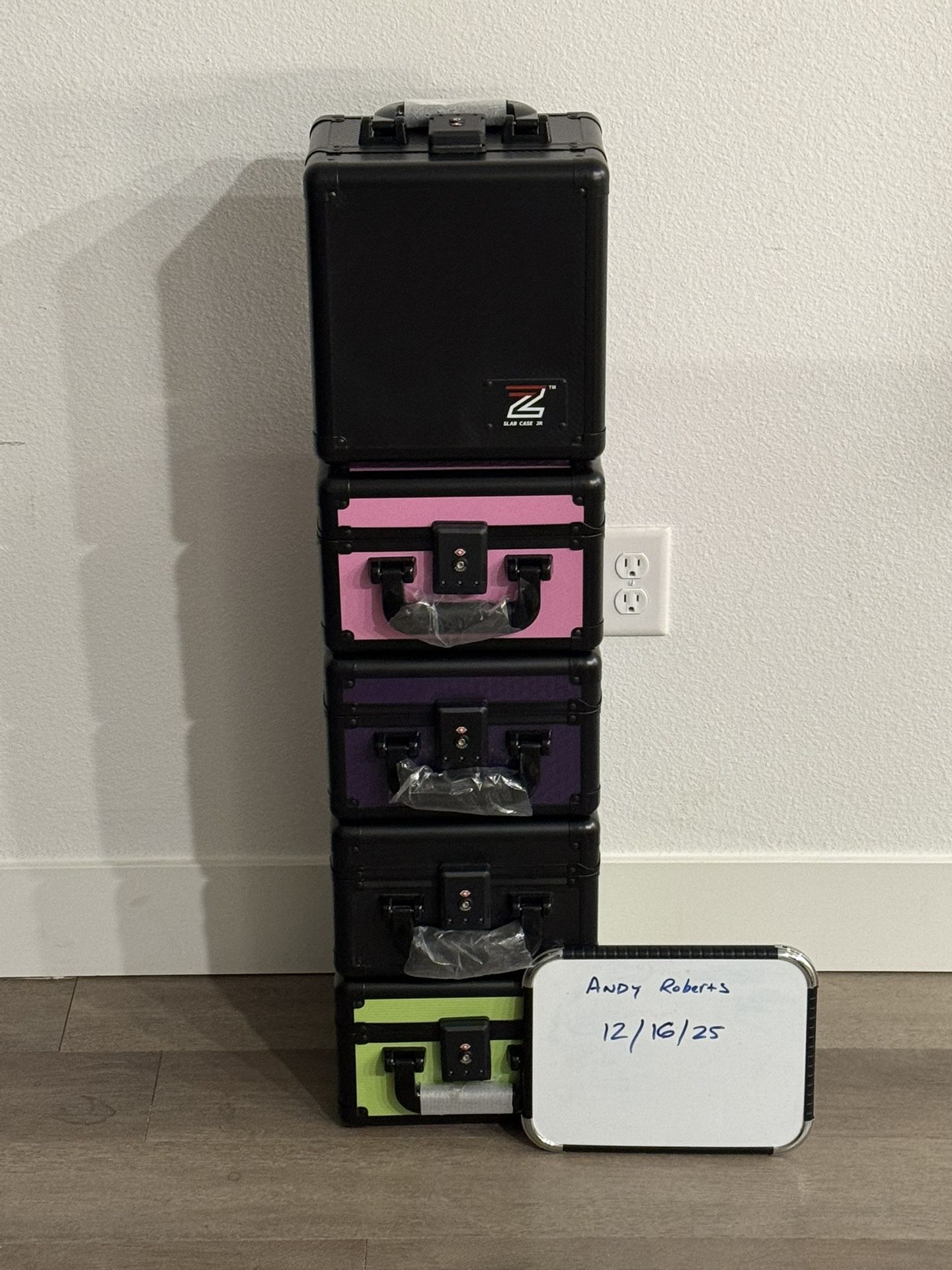 Sports Cards/tcg Carrying Case By Zion - Holds 60 Slabs