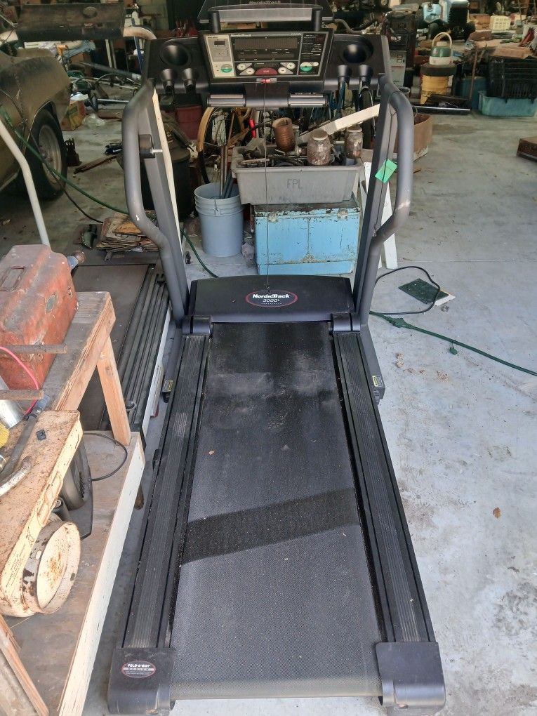 NordicTrack 3000L Treadmill