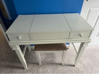 Vanity w/ Stool