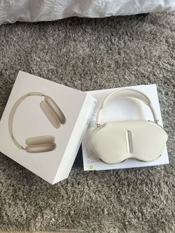 AirPod Maxes
