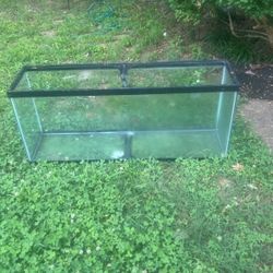 50 Gallon Aquarium Melted Plastic On Top From Heat Lamp 