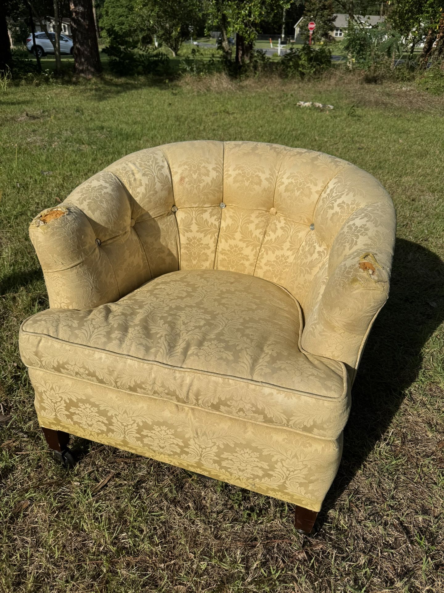Yellow Chair (worm)