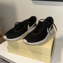 Nike Black Sneakers