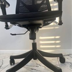Argomax desk  chair