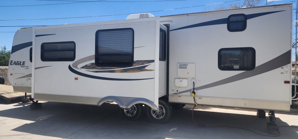 2010 EAGLE RV TRAILER /POSSIBLE TRADE for Sale in El Paso, TX - OfferUp