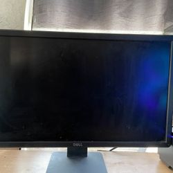 gaming pc with monitor and mouse pad 