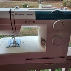 Viking Emerald 118 sewing machine