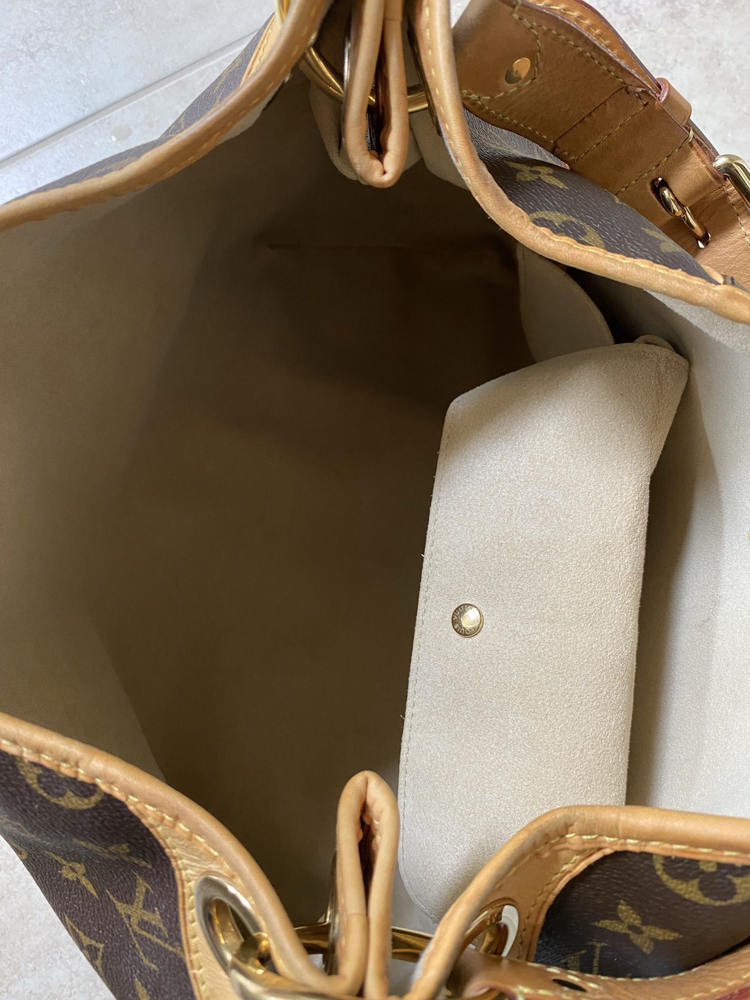 Louis Vuitton Monogram Brown Galliera Bag GM for Sale in Seattle, WA -  OfferUp