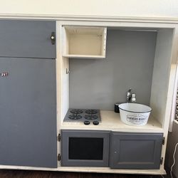 Wooden kitchens includes everything needed