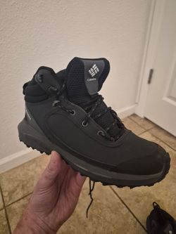 Womens Columbia Mid Hiking Boot Black