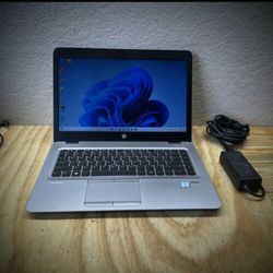 (Laptop) 

Hp elitebook 840 g3 

Intel i7 2.8ghz 6th generation Series 256gb SSD windows 11 pro 16gb ram
Webcam 