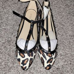 BCBG Black And Cream Stud Flats