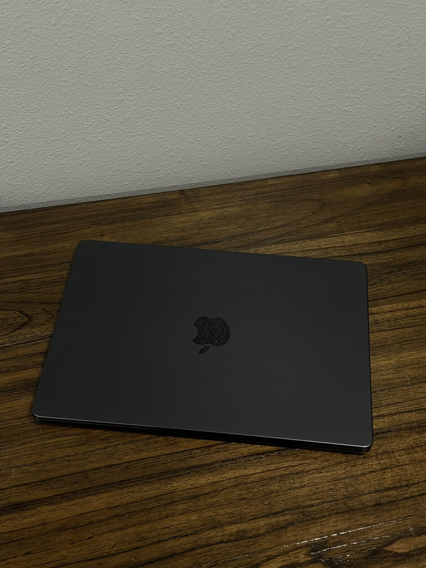MacBook Pro 14” (M4 Pro, 24GB RAM, 512GB SSD)