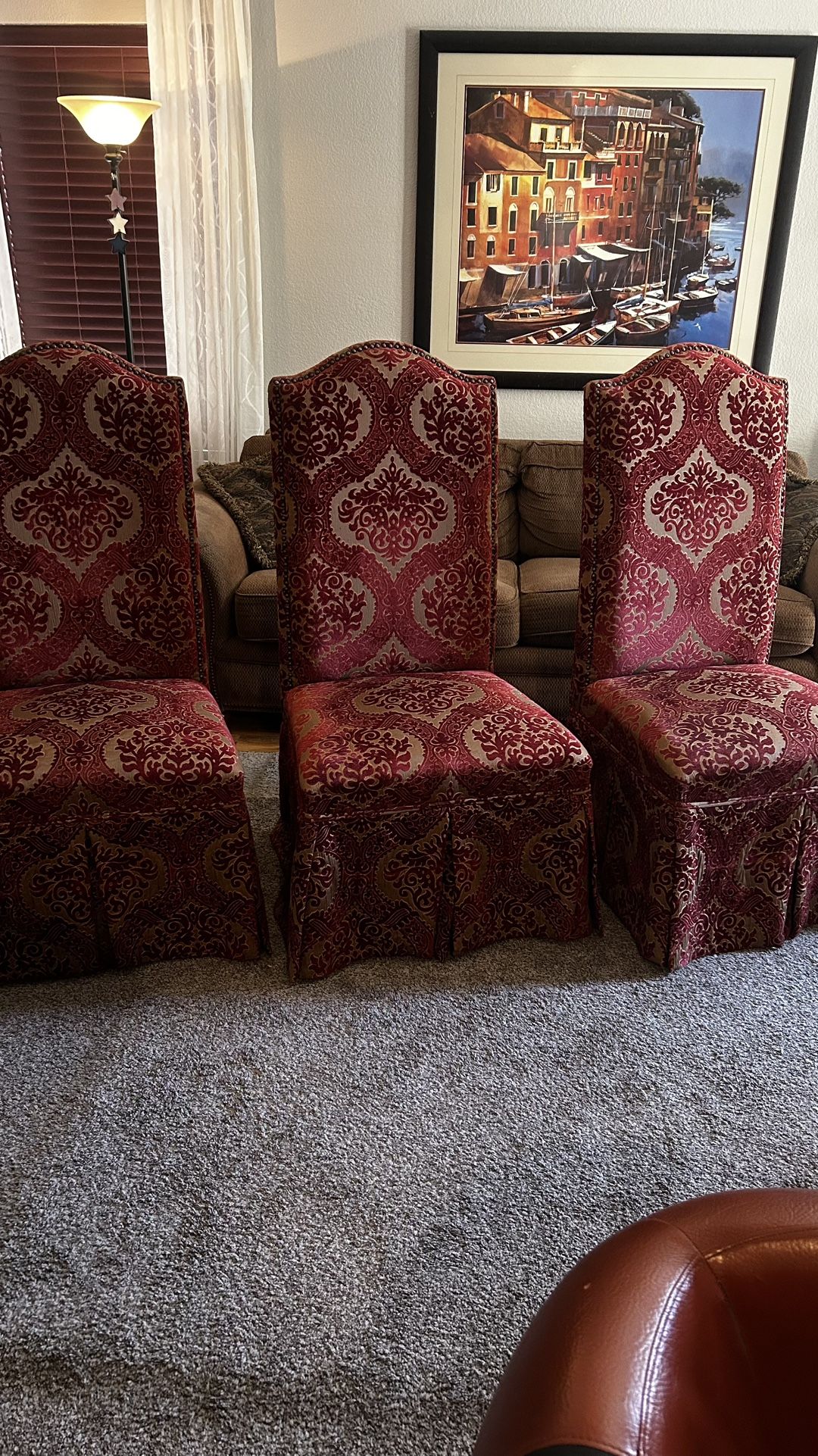 Dining Room Chairs (READ DESCRIPTION)