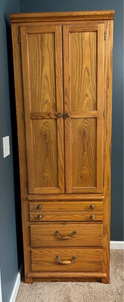 Vintage Thomasville Solid Oak Armoire / Wardrobe Cabinet – American Country Collection