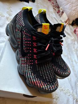 Nike Air VaporMax Flyknit 3 size 8 W