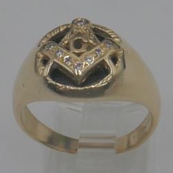 14KT YELLOW GOLD MASON RING SIZE 10.5 W 8 DIAMONDS 0.10 TOTAL 9.5 GRAMS . 876942-1