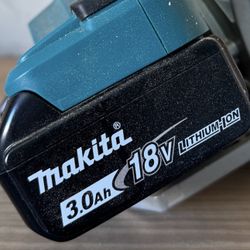 Makita 18v 3 Ah Battery Batteries Like New 