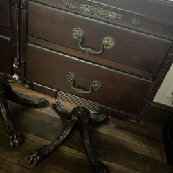 2 Beautiful Antique Mahogany Ball And Claw Night Stands 