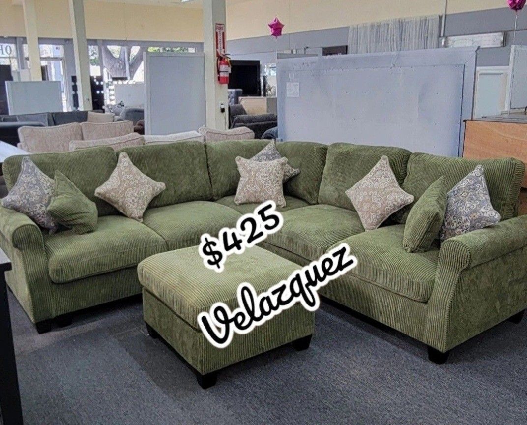 ✅️"4 pc sage green corduroy fabric sectional sofa with rounded arms and ottoman"✅️✅️