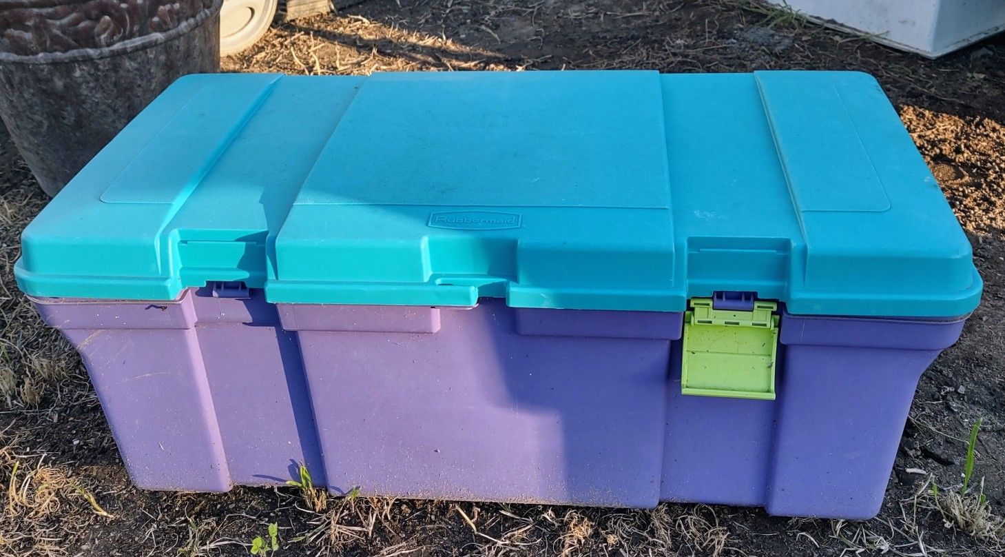 Vintage Late 1980s/Early 1990s Rubbermaid Keepers Totelocker Storage Container Tote Locker 32"Wx17.5"Dx13"H