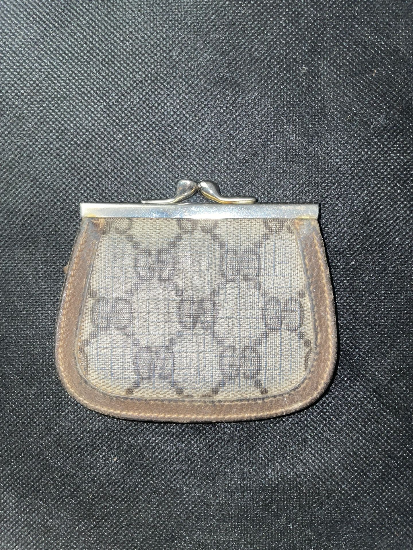 GUCCI Vintage GG Supreme Web Kiss Lock Coin Purse