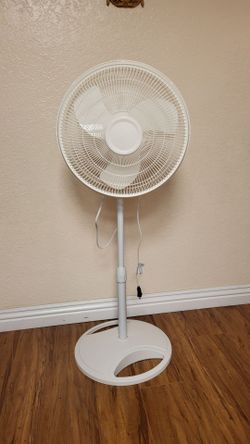 Oscillating 3-Speed Pedestal Fan 18'' with Adjustable Height, 47" H