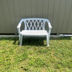 Rubbermaid Loveseat